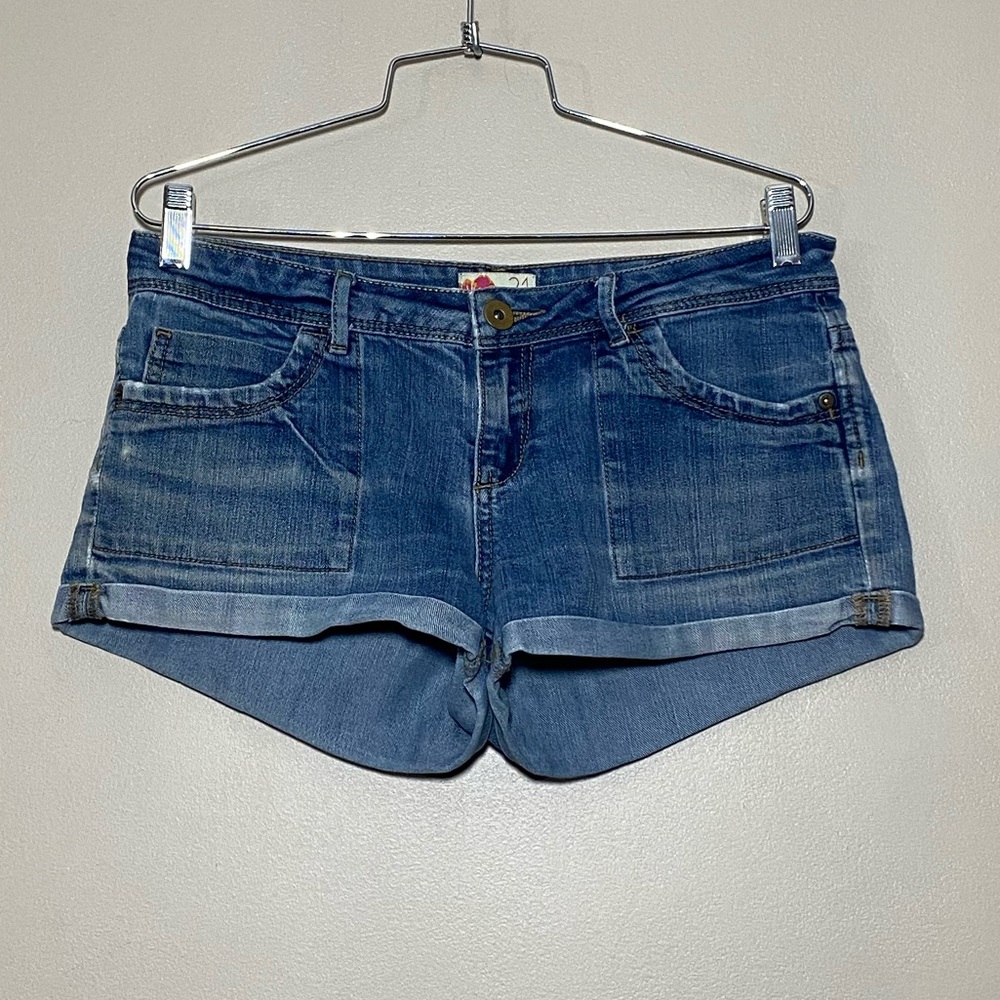 Forever 21 Women’s Denim Jean Shorts Size 29 Blue Low Rise Distressed Casual Sum